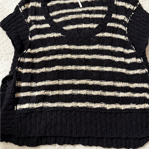 Free People Sweater Womens Small Black Striped Crop Boxy Cap Sleeve Beachy - Picture 2 of 8